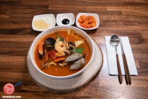 Why Spicy Seafood Noodle Soup is the Suitable Comfort Food in Winter