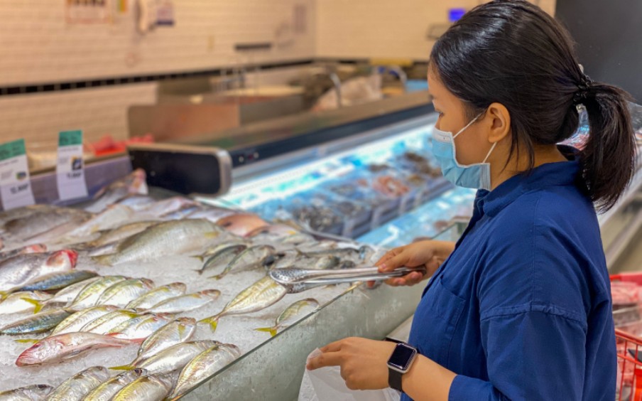 Buying Fresh Fish: Fish Markets, Online Stores, or Seafood Wholesalers?